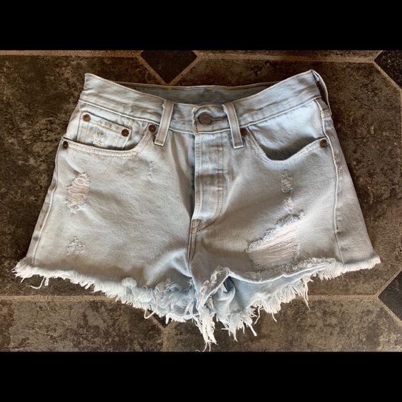 Levis shorts - Picture 2 of 2